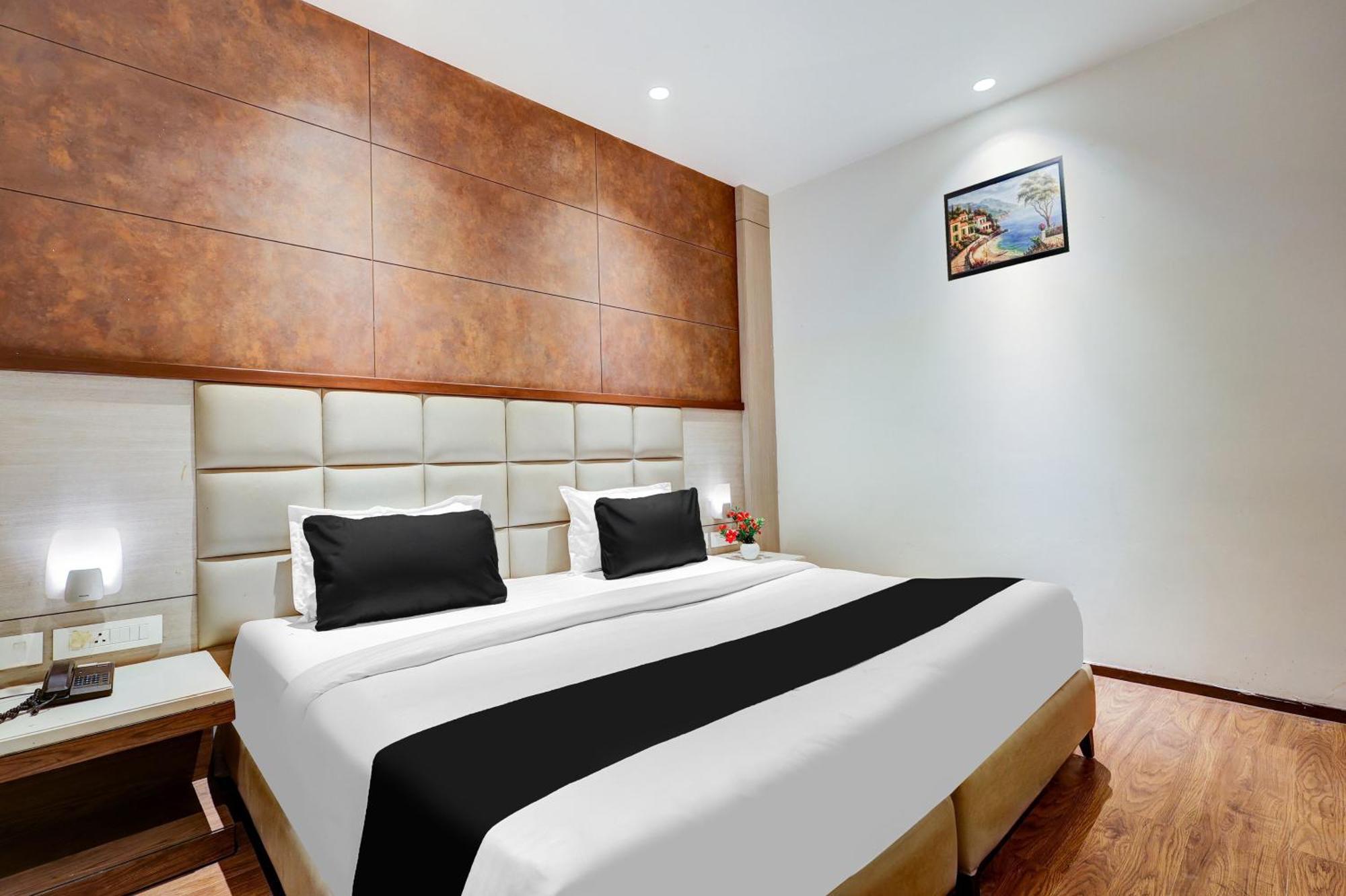 Super Townhouse Chhatarpur Near Metro Park Nuova Delhi Esterno foto